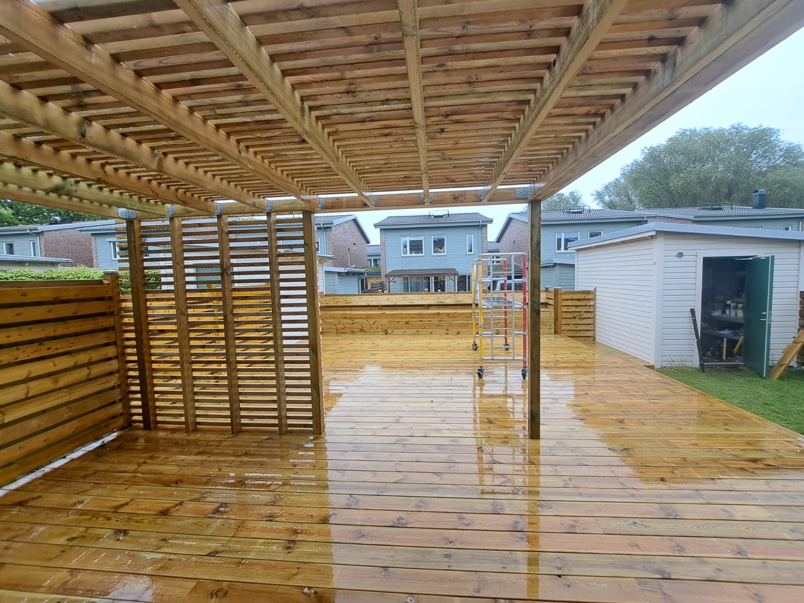 Pergola och altan i Oxie